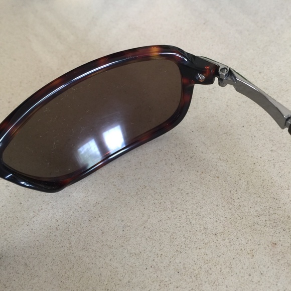 Burberry by Safilo Sunglasses - Picture 6 of 9